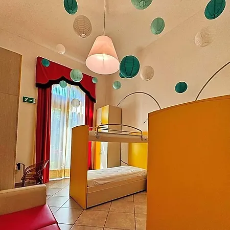 De La Gare - Dortoir & Hotel *
